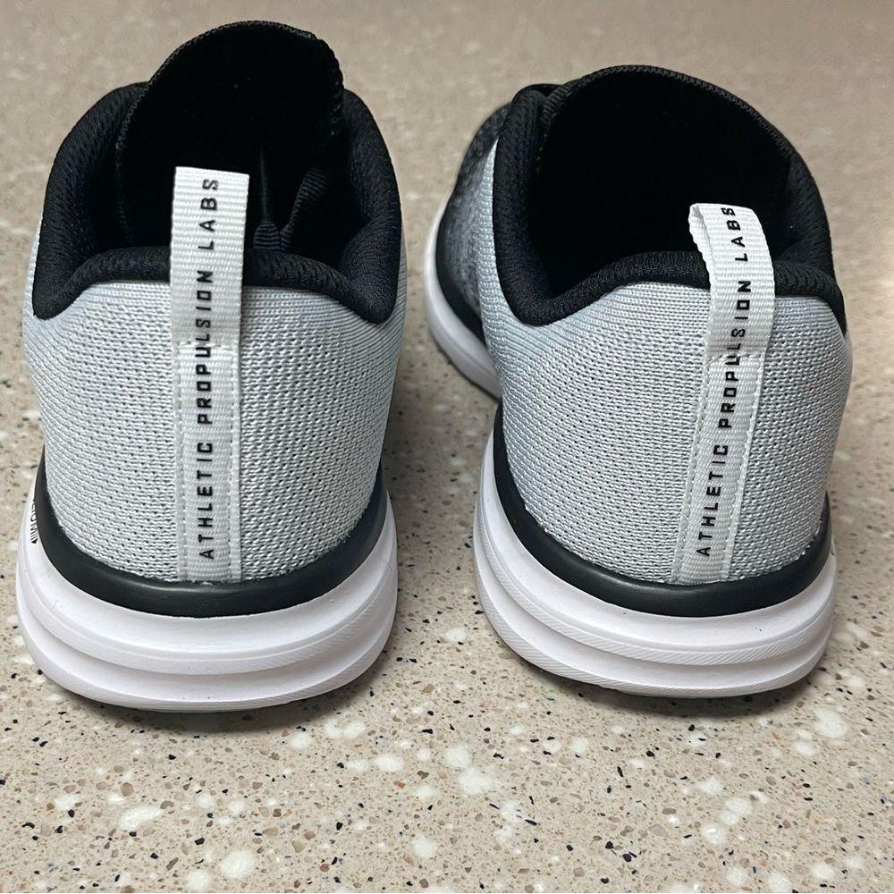 New In Box Women’s APL Athletic Propulsion Labs TechLoom Pro Size 7.5 Black/HtrG - Picture 3 of 8